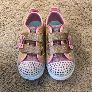 Skechers light up twinkle toes tennis shoes